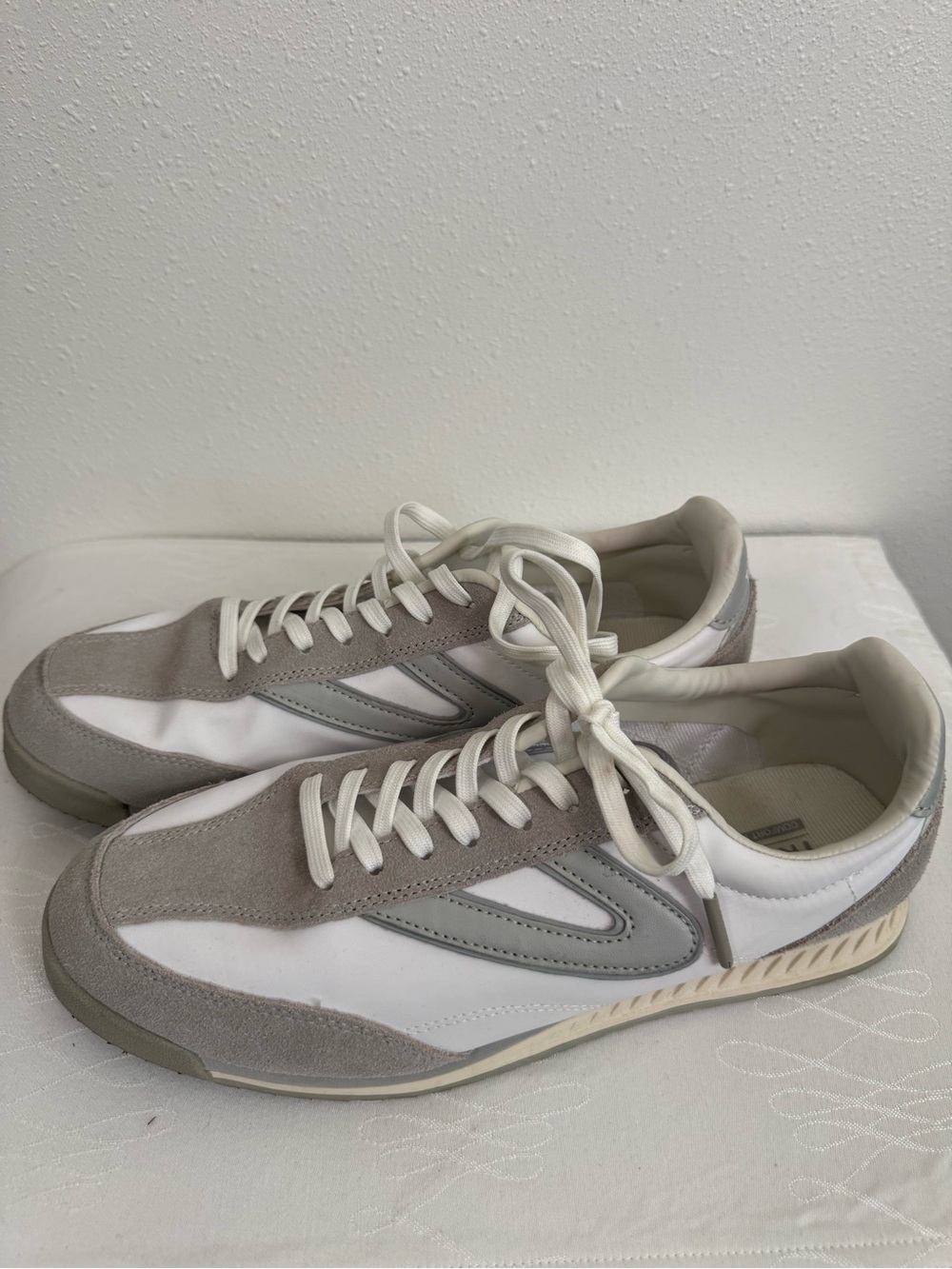 Tretorn Kristine Gray White Suede Leather Retro Sneakers Women’s Size 10